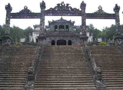 hue_tuduc_tomb