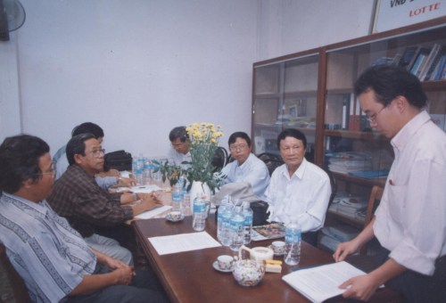 2001-Hop Toa Soan, canh nha van Vu Hanh