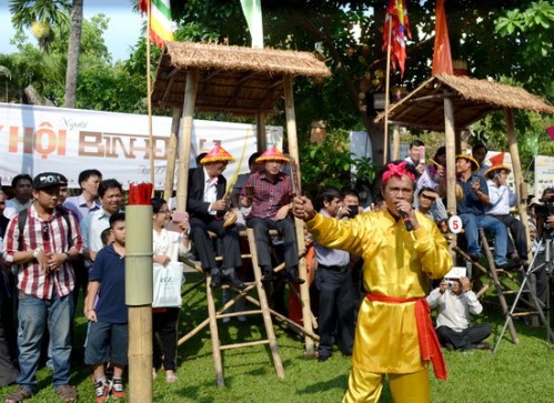 Hội đánh bài chòi cổ trong Ngày hội Người Bình Định ở TP Hồ Chí Minh.